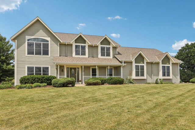 S94W31694 Gena DRIVE, Mukwonago, WI 53149