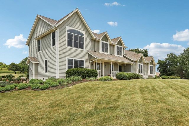 S94W31694 Gena DRIVE, Mukwonago, WI 53149