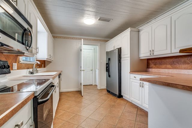 6421 Winifred Drive, Fort Worth, TX 76133