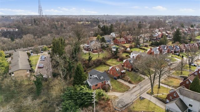 126 Leon Road, Green Tree, PA 15220