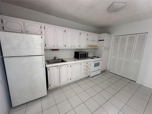1340 Lincoln Road 309, Miami Beach, FL 33139