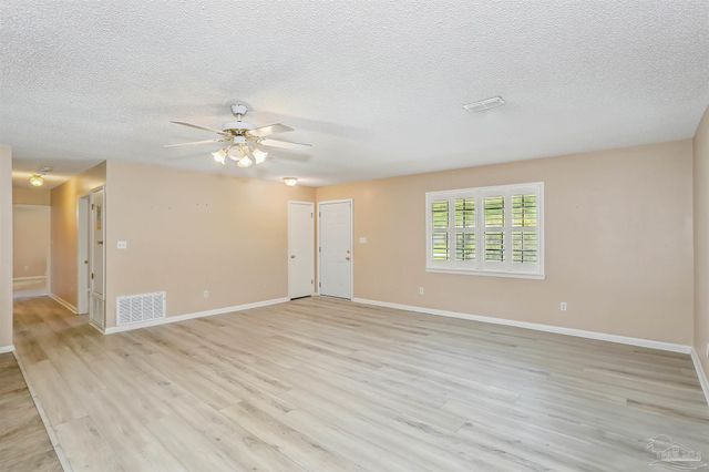 5896 Moss Ln, Pensacola, FL 32505