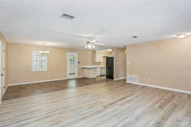 5896 Moss Ln, Pensacola, FL 32505