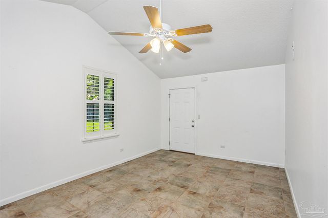 5896 Moss Ln, Pensacola, FL 32505