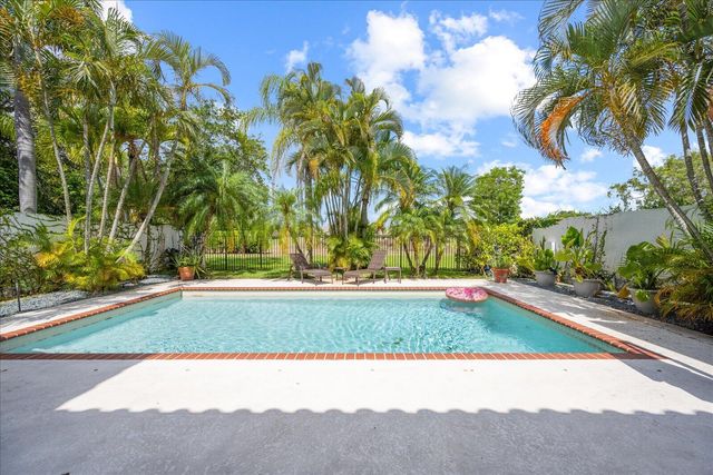 2585 Sheltingham Drive, Wellington, FL 33414