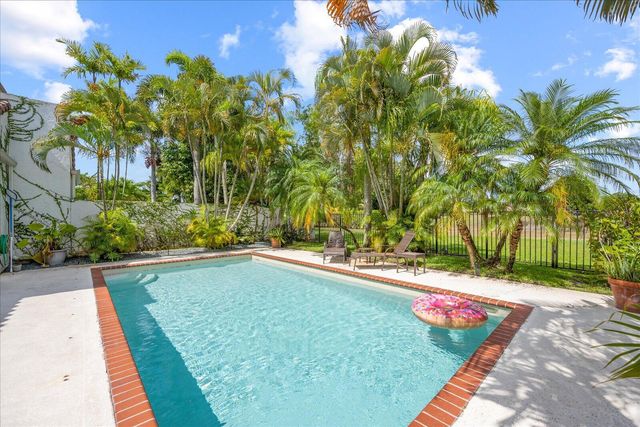 2585 Sheltingham Drive, Wellington, FL 33414