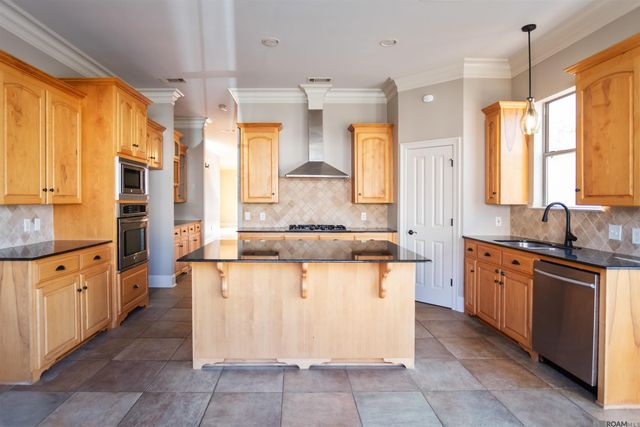 1642 Ruelle De Grace Dr, Baton Rouge, LA 70810