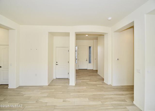 2075 W Demetrie Canyon Drive, Green Valley, AZ 85622