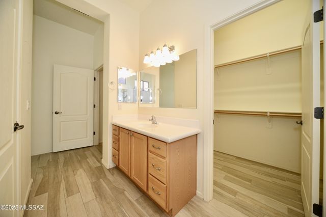 2075 W Demetrie Canyon Drive, Green Valley, AZ 85622