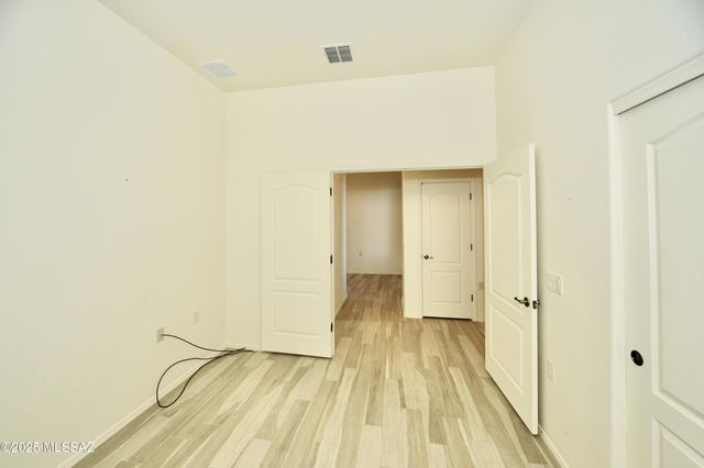 2075 W Demetrie Canyon Drive, Green Valley, AZ 85622