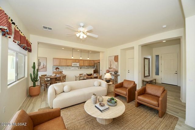 2075 W Demetrie Canyon Drive, Green Valley, AZ 85622