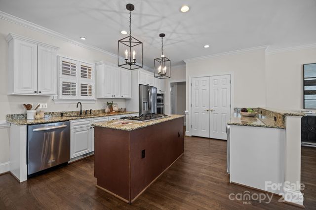 7212 Prescott Pond Lane, Charlotte, NC 28270