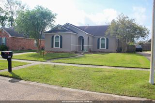 15430 Woodlore Dr, Baton Rouge, LA 70816