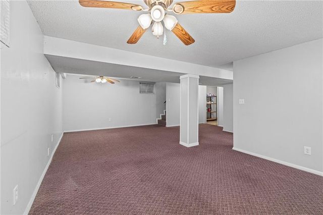 8422 W 68th Terrace, Overland Park, KS 66212