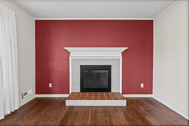 8422 W 68th Terrace, Overland Park, KS 66212