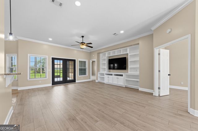 214 Fiddlers Cove Drive, Kingsland, GA 31548