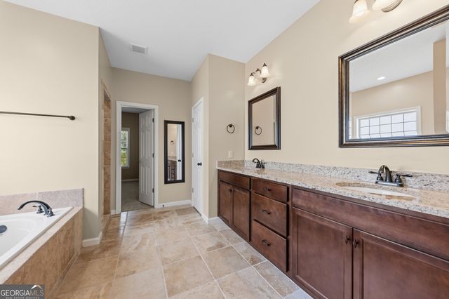 214 Fiddlers Cove Drive, Kingsland, GA 31548