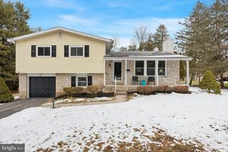 27 BORTON RD #, Audubon, PA 19403