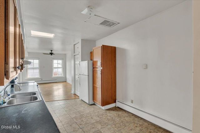 418 Madison Avenue, Albany, NY 12210