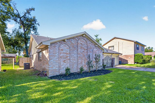 8430 Gallahad Street, Houston, TX 77078