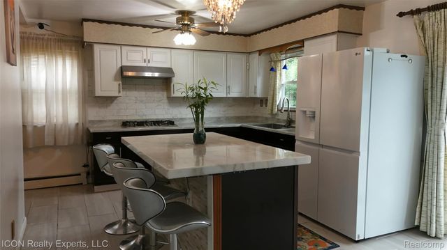 4959 Irwindale Drive, Waterford Charter Township, MI 48328