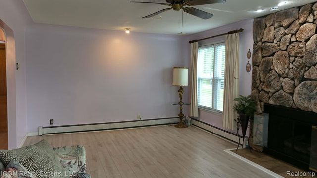4959 Irwindale Drive, Waterford Charter Township, MI 48328