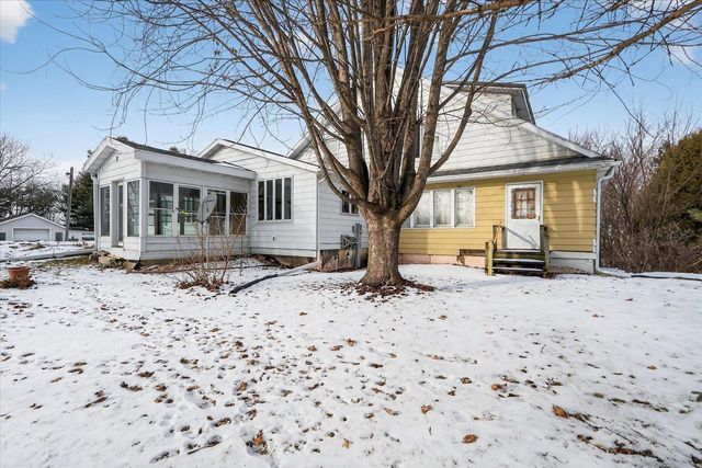 429 State Hwy 138 Road, Stoughton, WI 53589