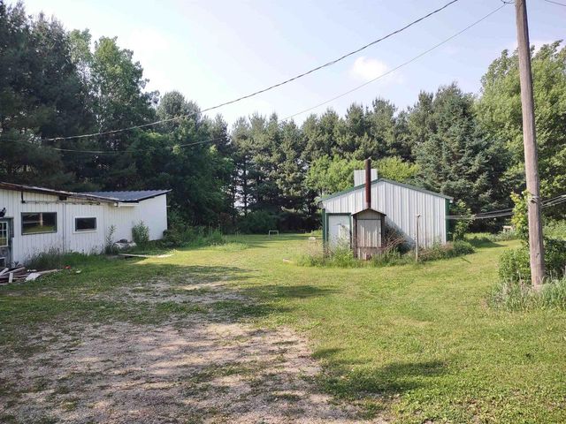 429 State Hwy 138 Road, Stoughton, WI 53589