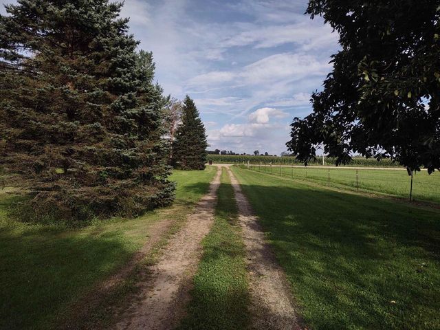 429 State Hwy 138 Road, Stoughton, WI 53589