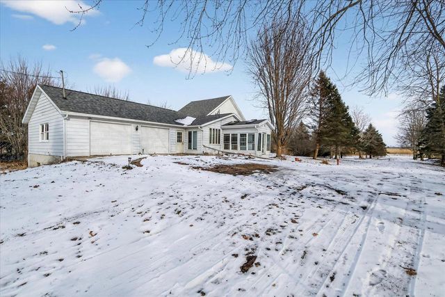 429 State Hwy 138 Road, Stoughton, WI 53589