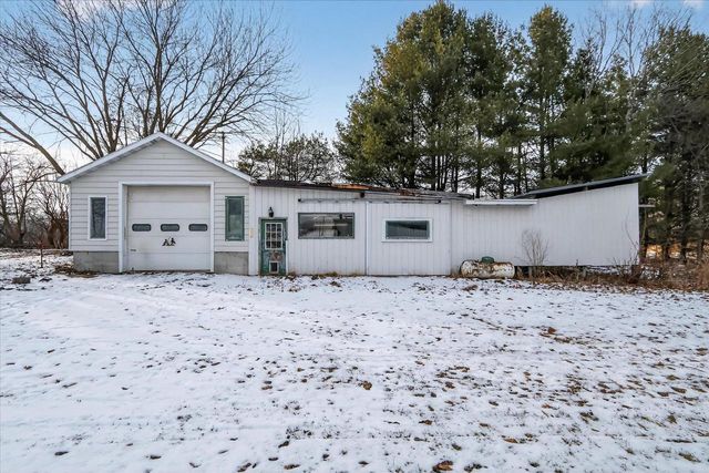 429 State Hwy 138 Road, Stoughton, WI 53589