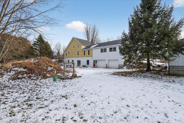 429 State Hwy 138 Road, Stoughton, WI 53589