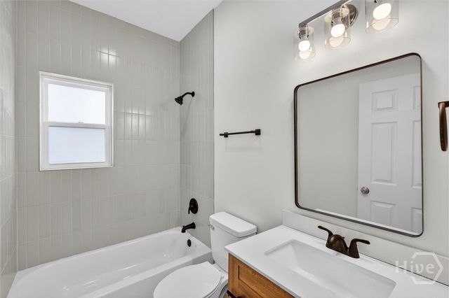 654 E 34th Street, Savannah, GA 31401