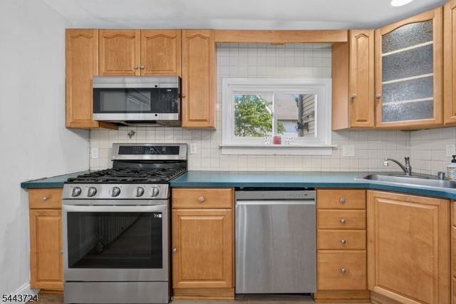 720 Ringwood Ave, Pompton Lakes Boro, NJ 07442