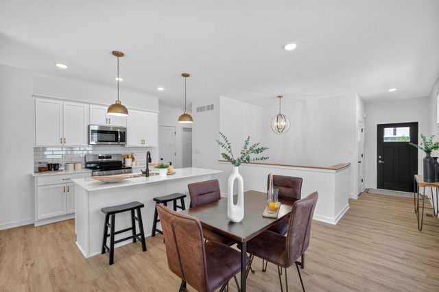 31 Keeneland Court, Pleasant Hill, IA 50327