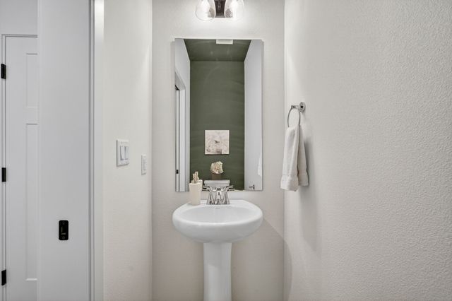 31 Keeneland Court, Pleasant Hill, IA 50327