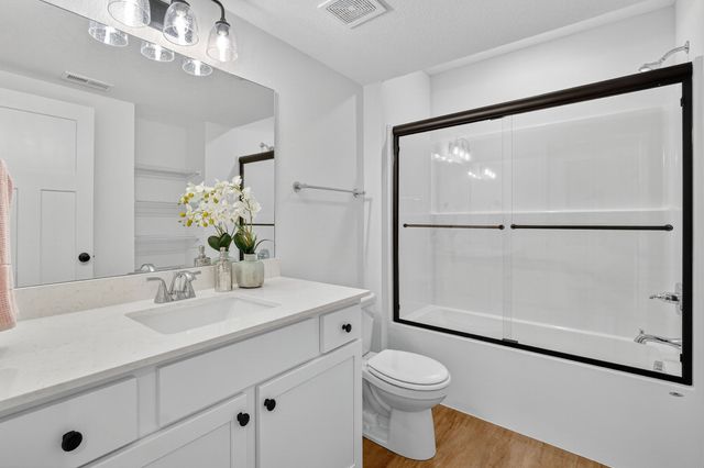 31 Keeneland Court, Pleasant Hill, IA 50327