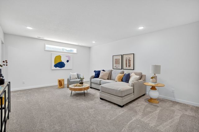 31 Keeneland Court, Pleasant Hill, IA 50327