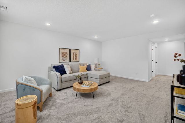 31 Keeneland Court, Pleasant Hill, IA 50327