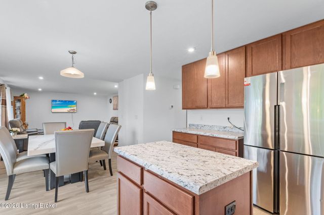 18076 Bridle Run Dr, Louisville, KY 40245