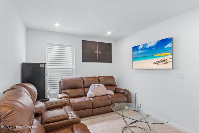 18076 Bridle Run Dr, Louisville, KY 40245