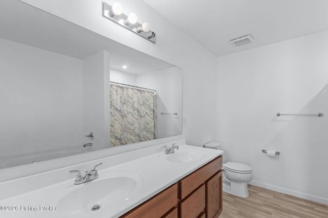 18076 Bridle Run Dr, Louisville, KY 40245