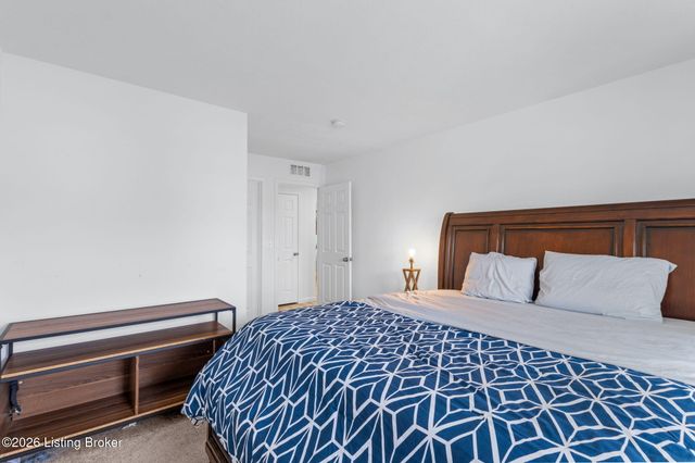 18076 Bridle Run Dr, Louisville, KY 40245