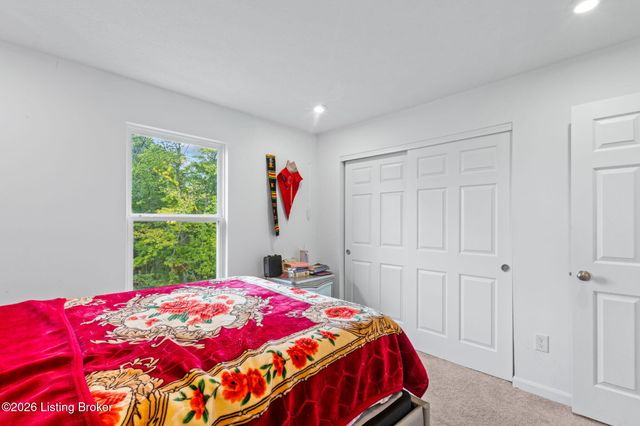 18076 Bridle Run Dr, Louisville, KY 40245
