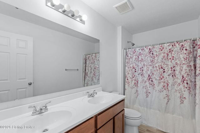 18076 Bridle Run Dr, Louisville, KY 40245