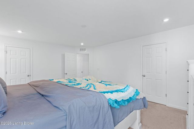 18076 Bridle Run Dr, Louisville, KY 40245