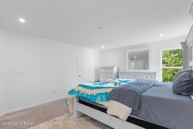 18076 Bridle Run Dr, Louisville, KY 40245