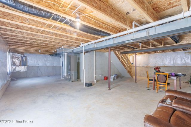 18076 Bridle Run Dr, Louisville, KY 40245