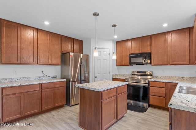 18076 Bridle Run Dr, Louisville, KY 40245