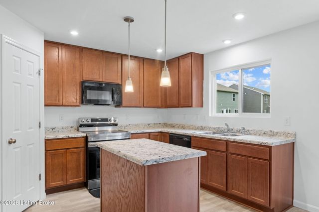 18076 Bridle Run Dr, Louisville, KY 40245